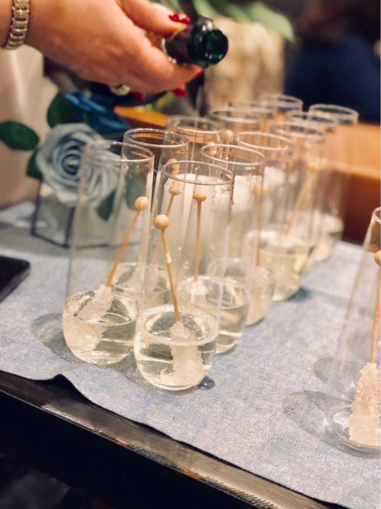 12-48Pcs 플라스틱 샴페인 플루트 9Oz Stem - Champagne Tower Set 리뷰 및 가격